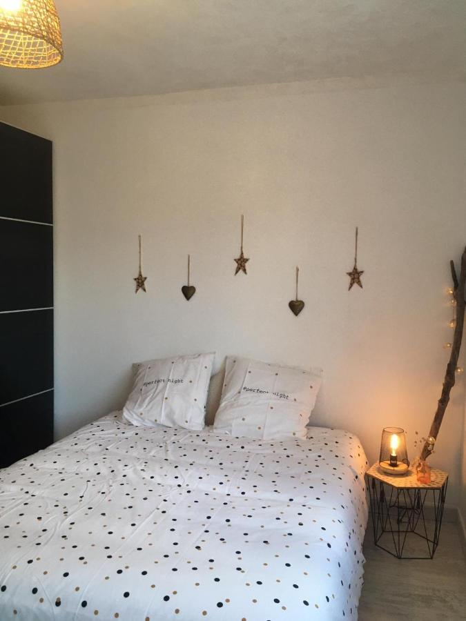 Appartement proche plage et commerces Royan Extérieur photo